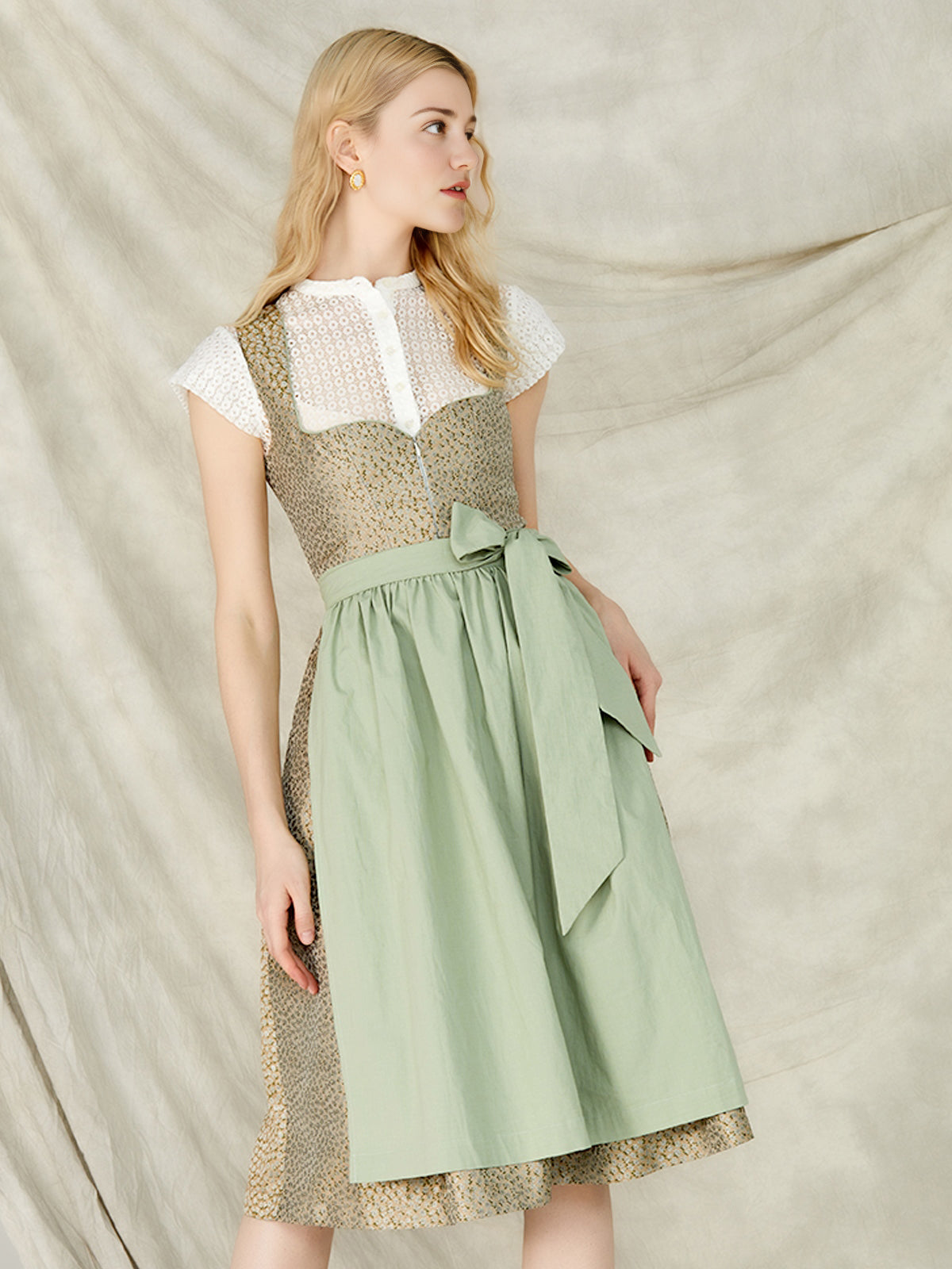 Vihreä taikuus olutpuutarhassa: Ultimate Style Guide for Olive Green Dirndl
